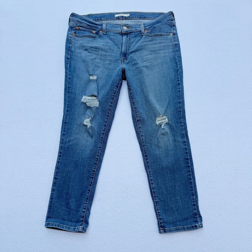 Levi’s Women’s Boyfriend Distressed Jeans – Size 32 W32 L27 – Medium Wash